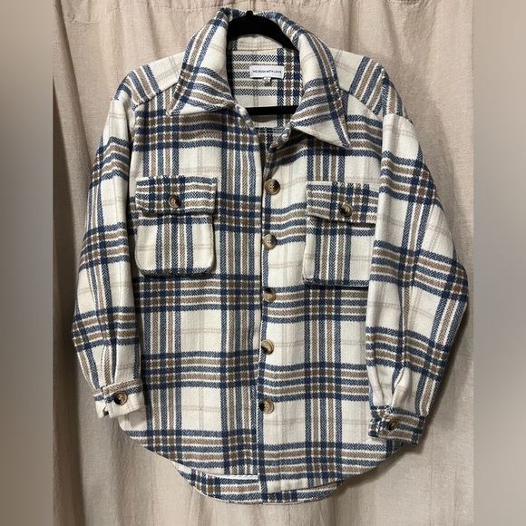 🩵 Plaid Shacket with pockets - Picture 2 of 8